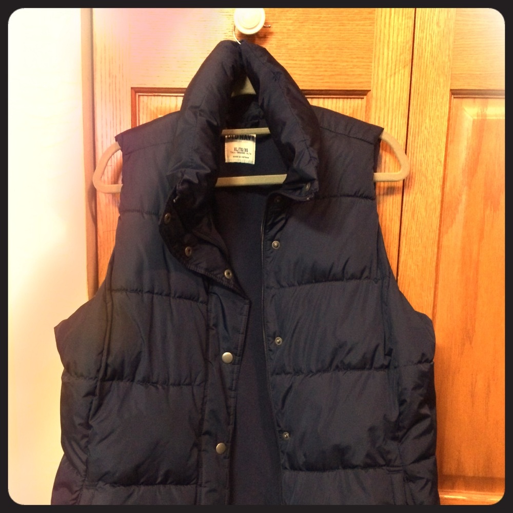 NWOT Navy Blue Puffer Vest
